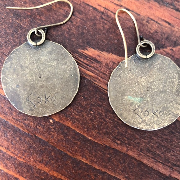 Two pairs of brass/copper toned hanging earrings - Picture 2 of 2
